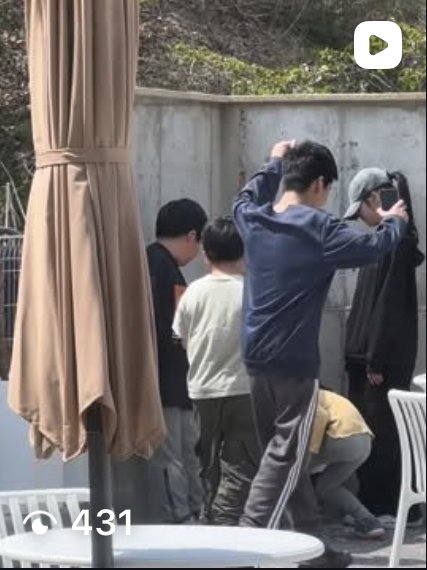 심플스쿨 어깨동무 인스타그램 게시물 4